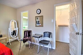 Quiet Rental w/ Balcony: 14 Mi to Downtown Houston