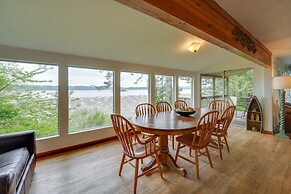 Cozy Beachouse: View & Deck, Steps From Skagit Bay