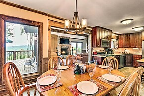 3 Mi to Beech Mtn: Treetop Cabin w/ Deck & Views