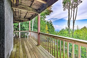 3 Mi to Beech Mtn: Treetop Cabin w/ Deck & Views