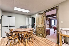 3 Mi to Beech Mtn: Treetop Cabin w/ Deck & Views