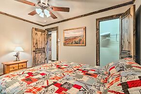 3 Mi to Beech Mtn: Treetop Cabin w/ Deck & Views