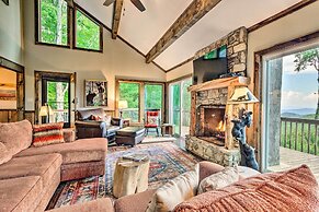 3 Mi to Beech Mtn: Treetop Cabin w/ Deck & Views