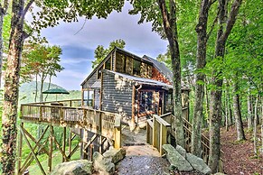 3 Mi to Beech Mtn: Treetop Cabin w/ Deck & Views