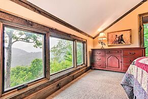 3 Mi to Beech Mtn: Treetop Cabin w/ Deck & Views