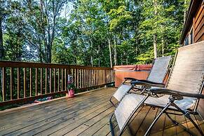 Family Cabin on 6 Acres w/ Lake Access & Hot Tub!