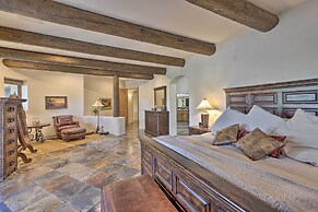 Cave Creek Oasis w/ Putting Green, Spa & Mtn View!