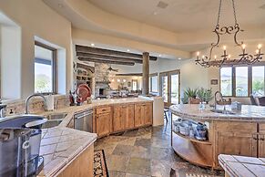 Cave Creek Oasis w/ Putting Green, Spa & Mtn View!
