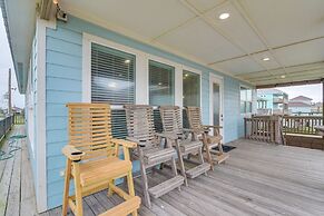 'absolute Beach' - Luxe Crystal Beach Home w/ Deck