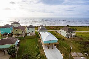 Luxe Home w/ Deck in Crystal Beach!