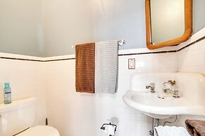 Historic Laramie Apt: Walk to Shops & Restaurants