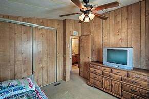 Bullhead City Home w/ Fire Pit - Walk to CO River!