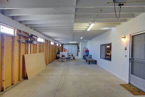 Bullhead City Home w/ Fire Pit - Walk to CO River!