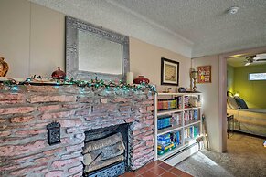 Colorful Bungalow By Pikes Peak/garden of the Gods