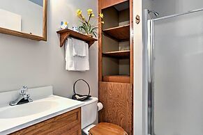 Secluded Mountain Home w/ Stunning Views & Deck!