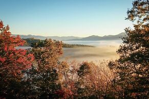 Secluded Mountain Home w/ Stunning Views & Deck!
