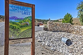 Cottage by the Lakes w/ Patio by Lake Nacimiento