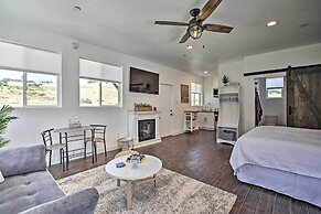 Cottage by the Lakes w/ Patio by Lake Nacimiento