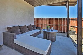 Cottage by the Lakes w/ Patio by Lake Nacimiento