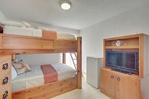 Puerto Vallarta Hideaway w/ Balcony & Pool!