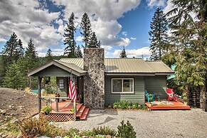 Cozy Pet-friendly Coeur D'alene Lake Cottage!