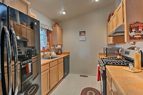 1 Mi Odell Lake: Munds Park Home w/ 3 Decks