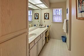 1 Mi Odell Lake: Munds Park Home w/ 3 Decks