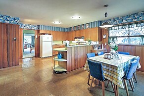 Mid-century Hideaway: Spacious Brownsville Home!