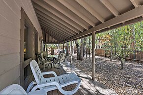 Spacious Pinetop Cabin w/ Deck - 7 Mi to Show Low!