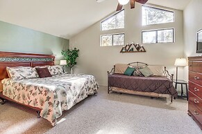 Spacious Cabin w/ Deck: 7 Mi to Show Low!