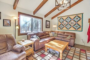 Spacious Cabin w/ Deck: 7 Mi to Show Low!