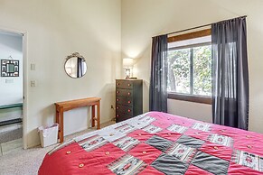 Spacious Cabin w/ Deck: 7 Mi to Show Low!