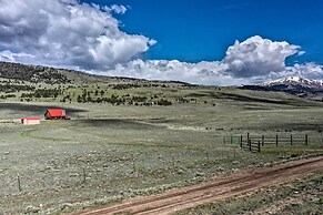 Secluded Fairplay Rocky Mountain Hideaway w/ Views