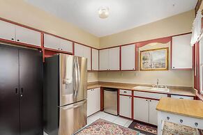 Walk to Dtwn: Historic Prescott Home w/ Yard!