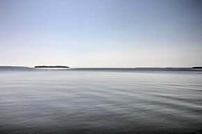 Waterfront Leech Lake Cabin w/ Dock, Fire Pit