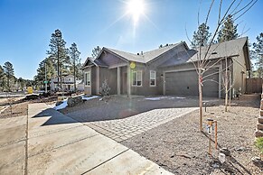 Flagstaff Oasis w/ Hot Tub - 3 Mi to Downtown!