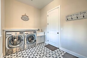 Flagstaff Oasis w/ Hot Tub - 3 Mi to Downtown!