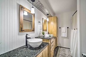 Coldspring Cottage < 1 Mi to Lake Livingston!