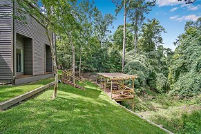 Coldspring Cottage < 1 Mi to Lake Livingston!