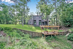 Coldspring Cottage < 1 Mi to Lake Livingston!