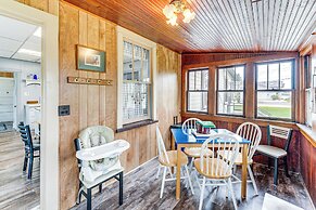 Twin Lakes Cottage: Walk to Elizabeth Lake!