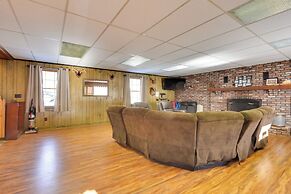 Serene Saxton Lodge: 7 Mi to Lake Raystown!