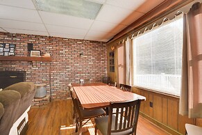 Serene Saxton Lodge: 7 Mi to Lake Raystown!