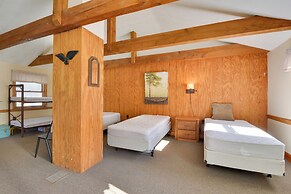 Serene Saxton Lodge: 7 Mi to Lake Raystown!