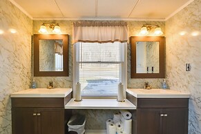 Serene Saxton Lodge: 7 Mi to Lake Raystown!