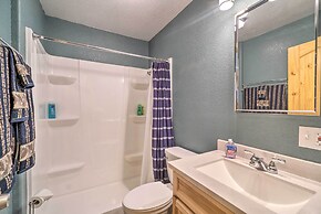 Cozy Downtown Soldotna Cabin: Dogs Welcome!