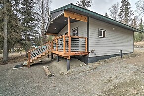 Cozy Downtown Soldotna Cabin: Dogs Welcome!