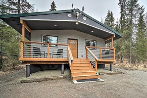 Cozy Downtown Soldotna Cabin: Dogs Welcome!