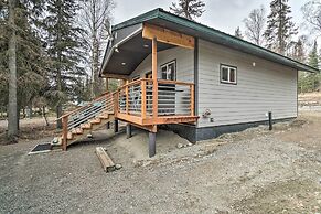 Cozy Downtown Soldotna Cabin: Dogs Welcome!
