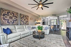 Modern Mountain-view Smokies Retreat w/ Balcony